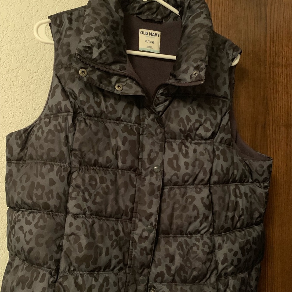 Women’s Old Navy animal print vest